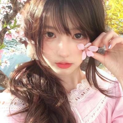 沙滩上的夏娃